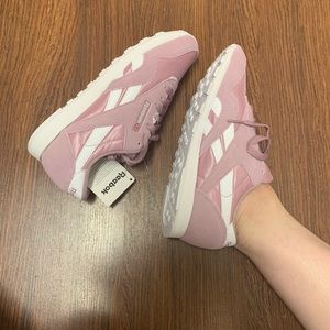 Reebok pink shoe size 7.5